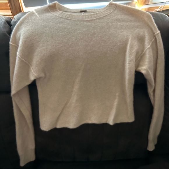 FREE PEOPLE CASHMERE SWEATER - Picture 1 of 4